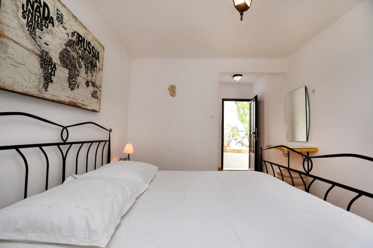 Guesthouse Kate Trogir Exterior foto