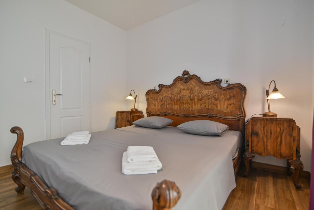 Guesthouse Kate Trogir Exterior foto