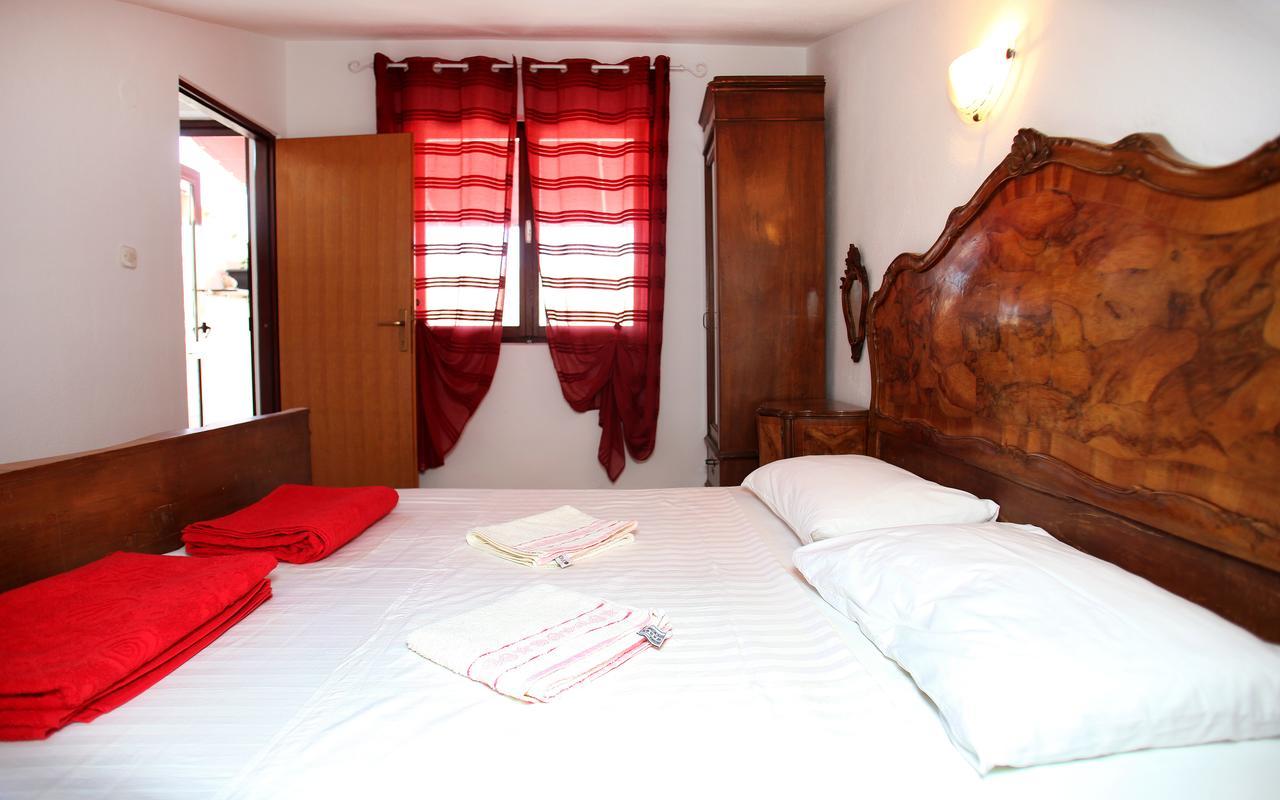 Guesthouse Kate Trogir Exterior foto