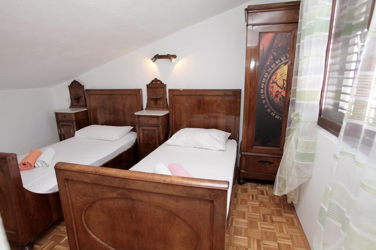 Guesthouse Kate Trogir Exterior foto